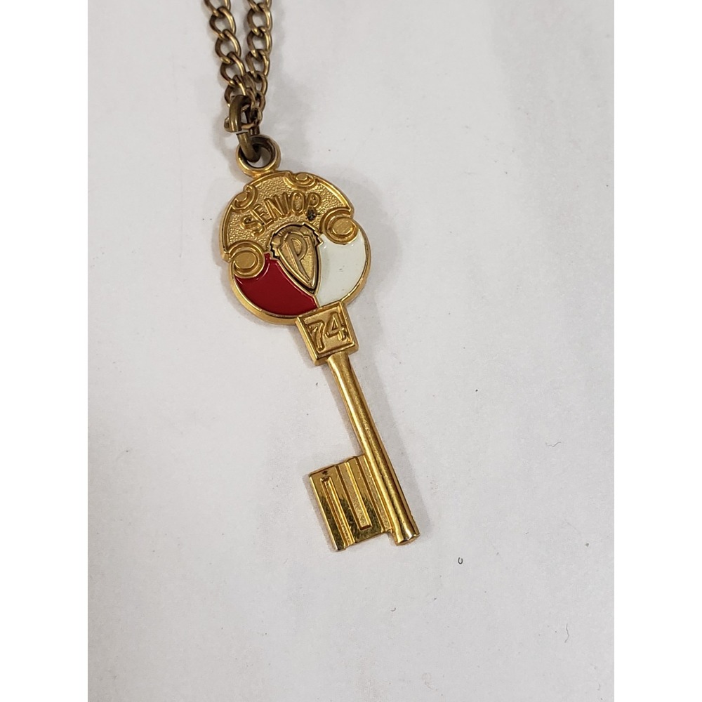 Vintage JOSTEN'S Senior‎ 74 1974 KEY Class Pendant Charm Pedant Necklace